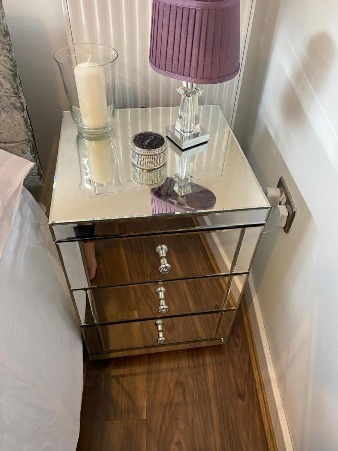 Central Leeds Townhouse With Private Roof Garden Sleeps 4 Bagian luar foto