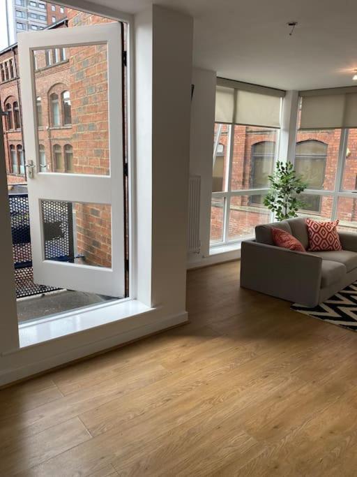 Central Leeds Townhouse With Private Roof Garden Sleeps 4 Bagian luar foto