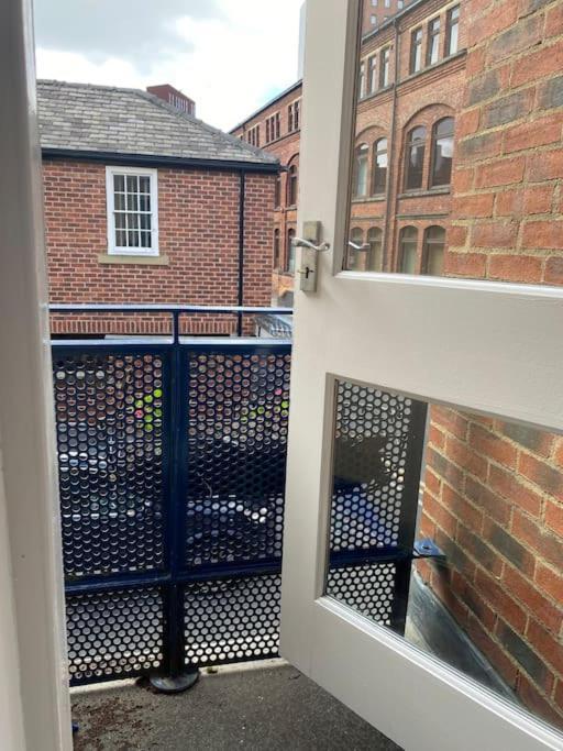 Central Leeds Townhouse With Private Roof Garden Sleeps 4 Bagian luar foto